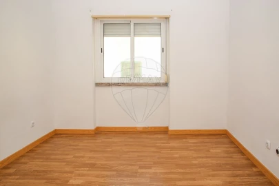 Apartamento T2 para Venda em Carregado e Cadafais