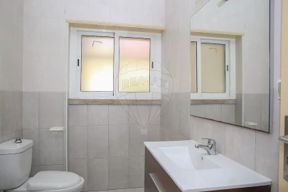 Apartamento T2 para Venda em Carregado e Cadafais