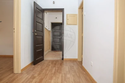 Apartamento T2 para Venda em Carregado e Cadafais