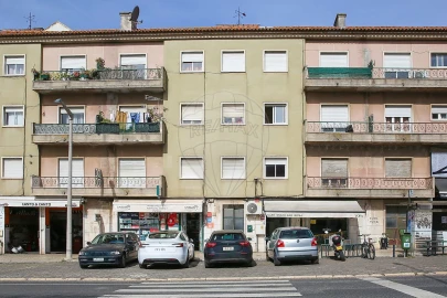 Apartamento T2 para Venda em Carregado e Cadafais