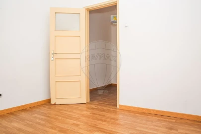 Apartamento T2 para Venda em Carregado e Cadafais