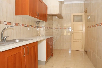 Apartamento T2 para Venda em Carregado e Cadafais