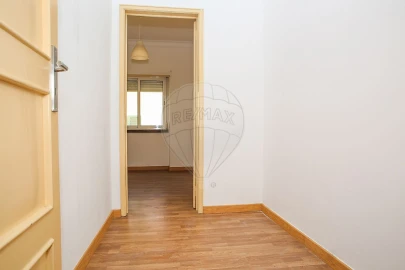 Apartamento T2 para Venda em Carregado e Cadafais