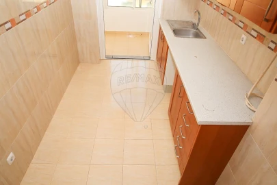 Apartamento T2 para Venda em Carregado e Cadafais