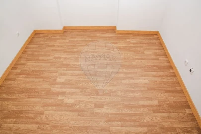 Apartamento T2 para Venda em Carregado e Cadafais