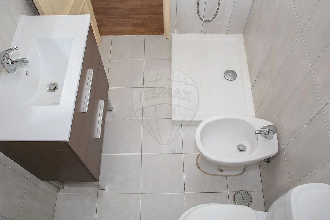 Apartamento T2 para Venda em Carregado e Cadafais Foto 21