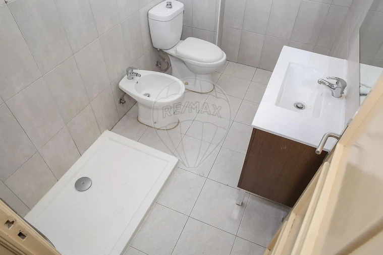 Apartamento T2 para Venda em Carregado e Cadafais Foto 20