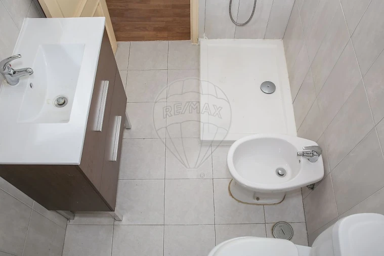 Apartamento T2 para Venda em Carregado e Cadafais Foto 21