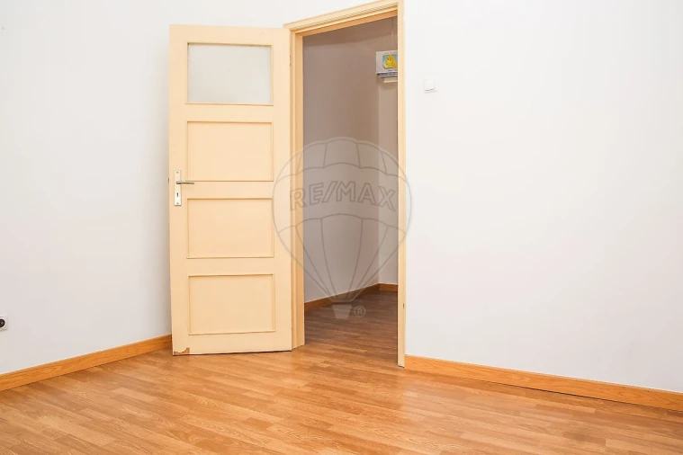 Apartamento T2 para Venda em Carregado e Cadafais Foto 4