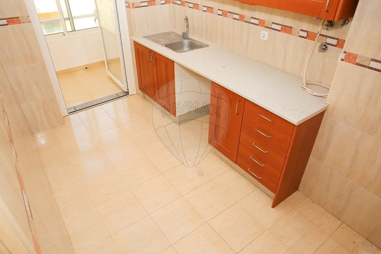 Apartamento T2 para Venda em Carregado e Cadafais Foto 23