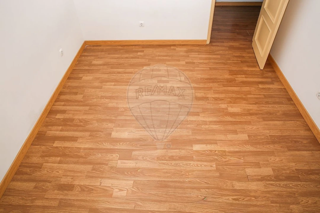 Apartamento T2 para Venda em Carregado e Cadafais Foto 11