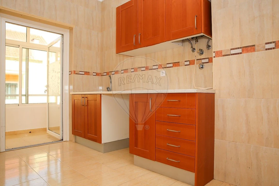 Apartamento T2 para Venda em Carregado e Cadafais Foto 22