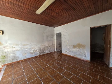 Moradia T2 para Venda em Oiã