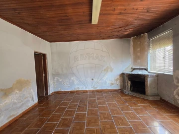 Moradia T2 para Venda em Oiã