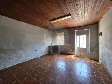 Moradia T2 para Venda em Oiã