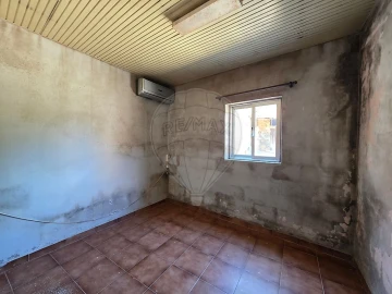 Moradia T2 para Venda em Oiã