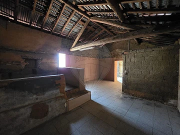 Moradia T2 para Venda em Oiã