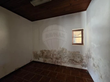 Moradia T2 para Venda em Oiã