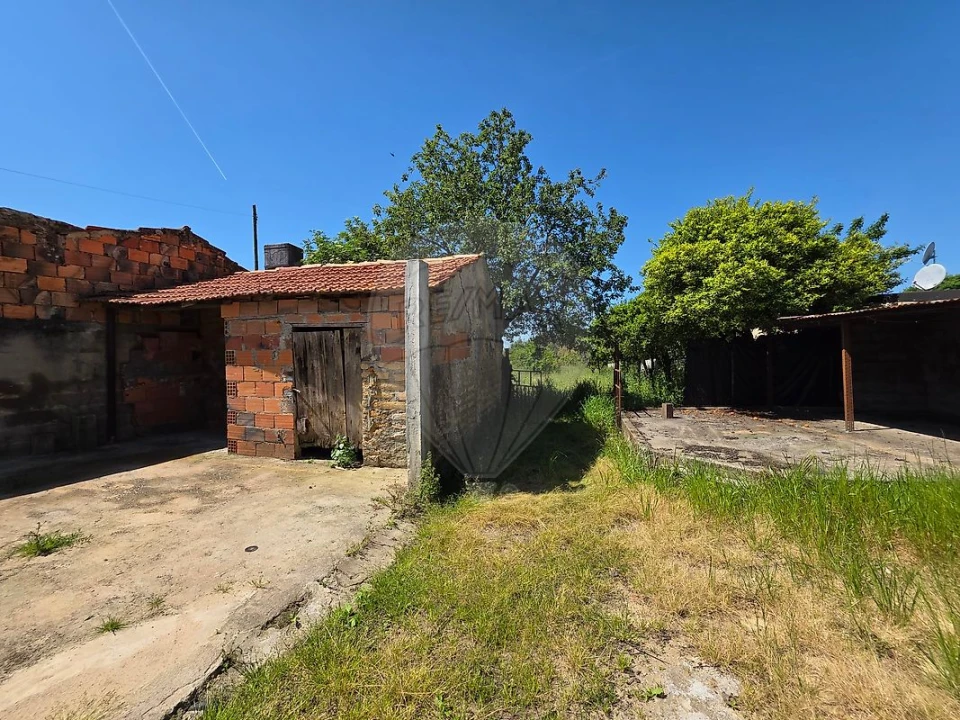 Moradia T2 para Venda em Oiã Foto 11