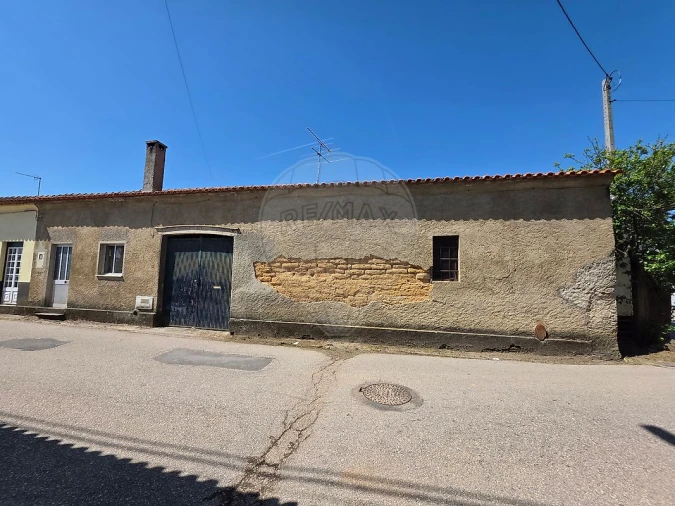 Moradia T2 para Venda em Oiã Foto 3