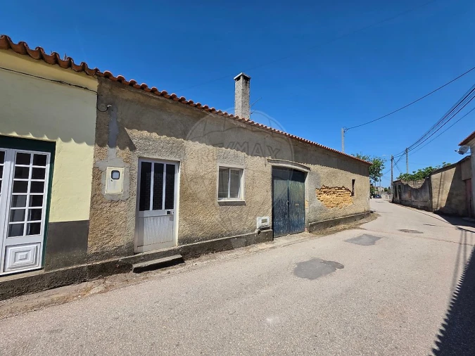 Moradia T2 para Venda em Oiã Foto 2