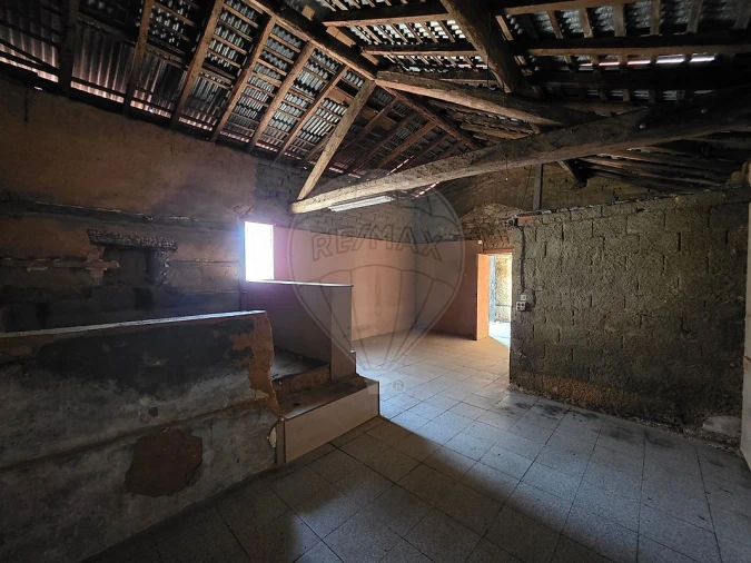 Moradia T2 para Venda em Oiã Foto 6