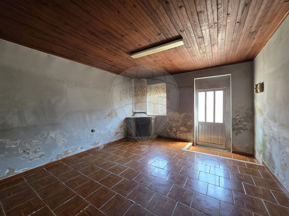 Moradia T2 para Venda em Oiã Foto 23