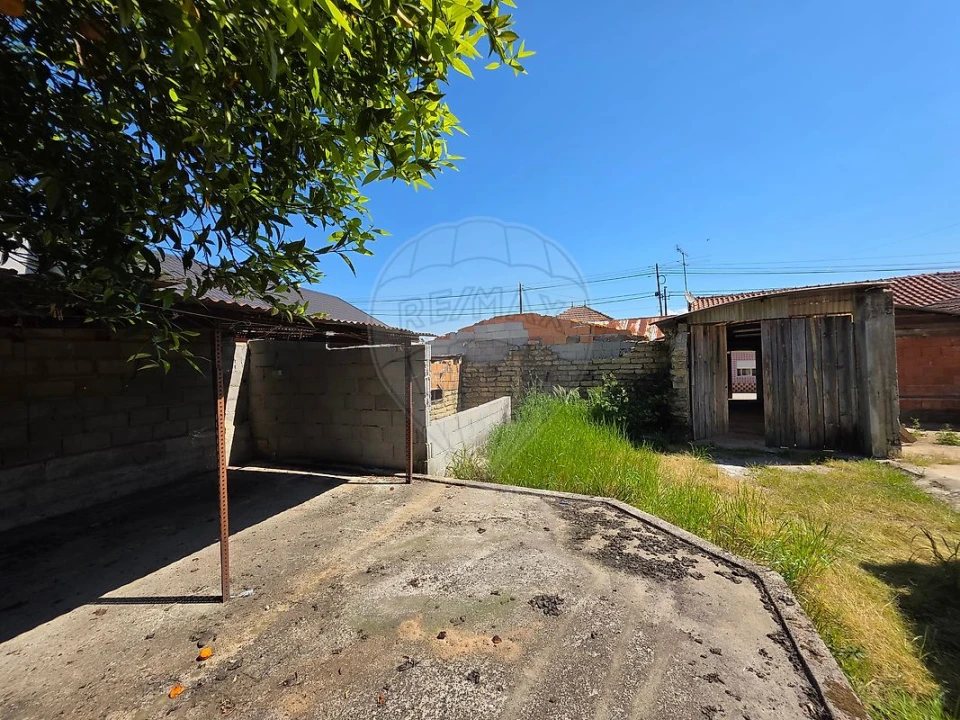 Moradia T2 para Venda em Oiã Foto 10