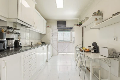 Apartamento T2 para Venda em Alfragide