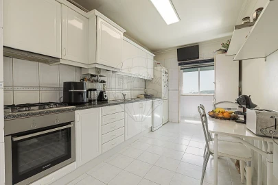 Apartamento T2 para Venda em Alfragide