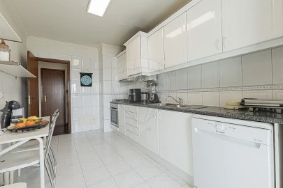 Apartamento T2 para Venda em Alfragide