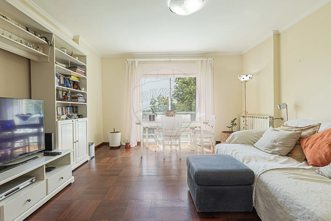 Apartamento T2 para Venda em Alfragide Foto 1