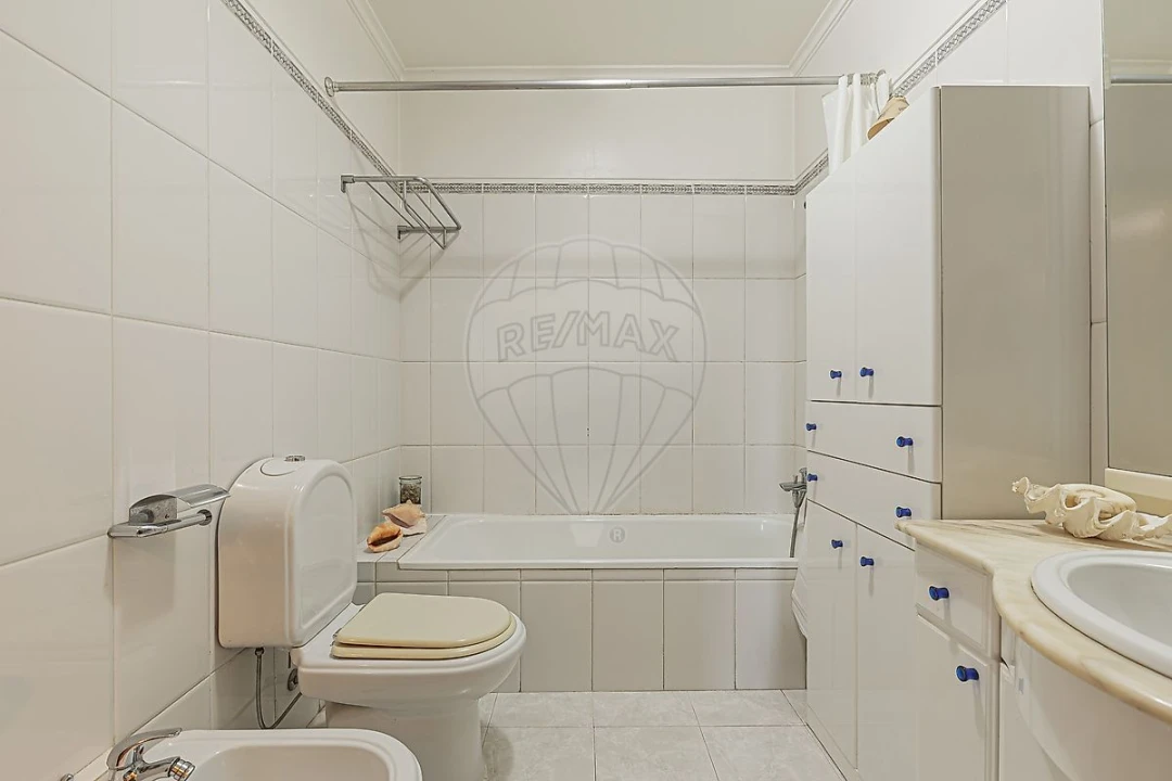 Apartamento T2 para Venda em Alfragide Foto 18