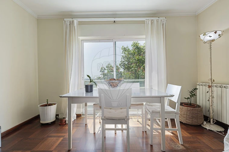 Apartamento T2 para Venda em Alfragide Foto 5