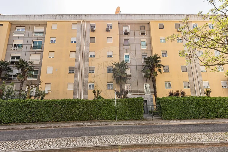 Apartamento T2 para Venda em Alfragide Foto 35