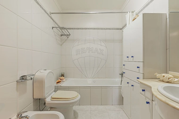 Apartamento T2 para Venda em Alfragide Foto 18