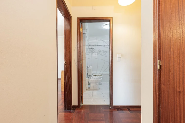Apartamento T2 para Venda em Alfragide Foto 24