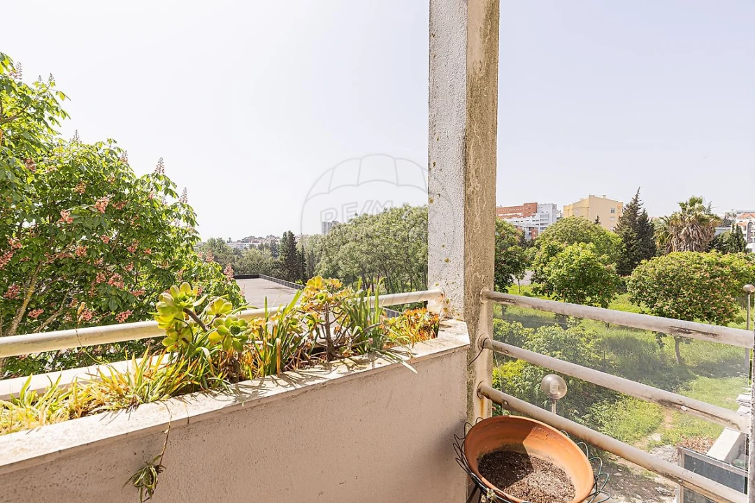 Apartamento T2 para Venda em Alfragide Foto 30
