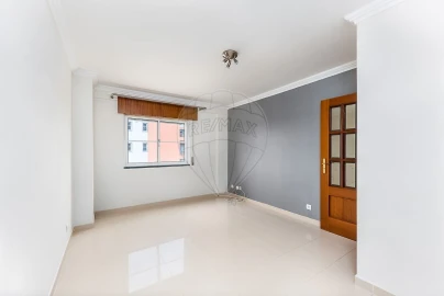 Apartamento T2 para Arrendamento em Seixal, Arrentela e Aldeia de Paio Pires