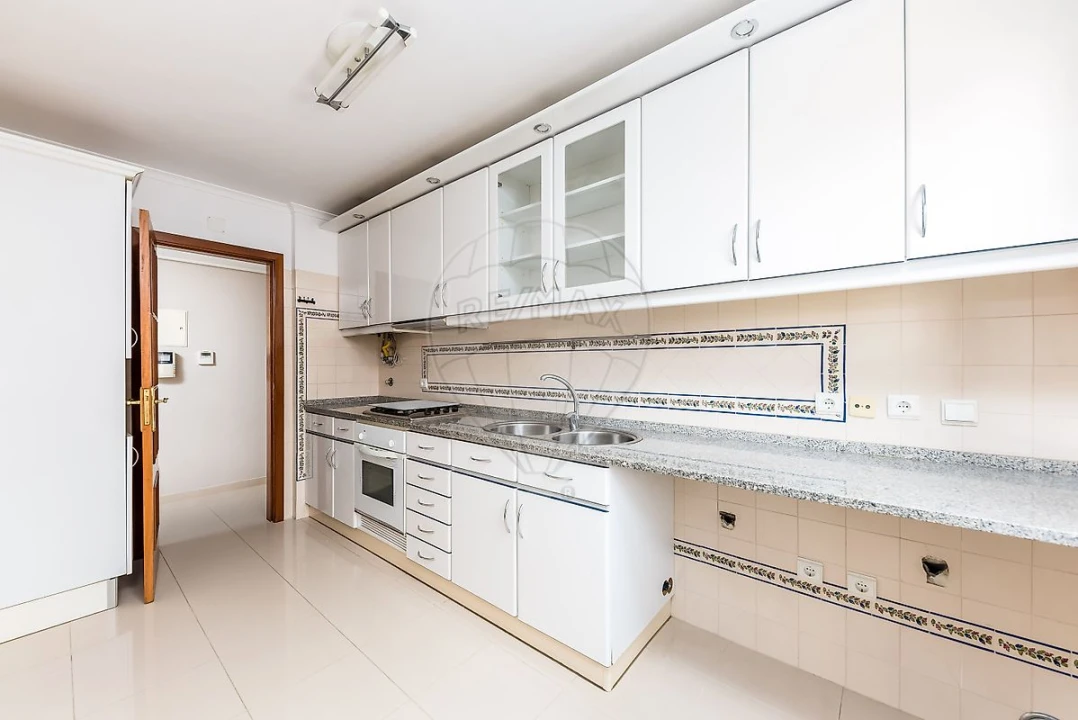 Apartamento T2 para Arrendamento em Seixal, Arrentela e Aldeia de Paio Pires Foto 5