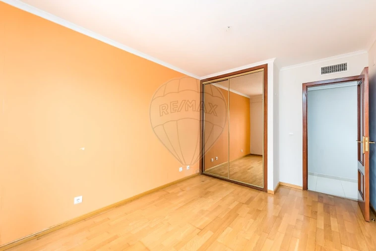 Apartamento T2 para Arrendamento em Seixal, Arrentela e Aldeia de Paio Pires Foto 7