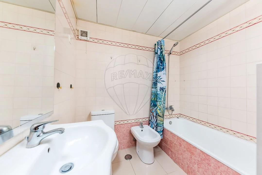 Apartamento T2 para Arrendamento em Seixal, Arrentela e Aldeia de Paio Pires Foto 11