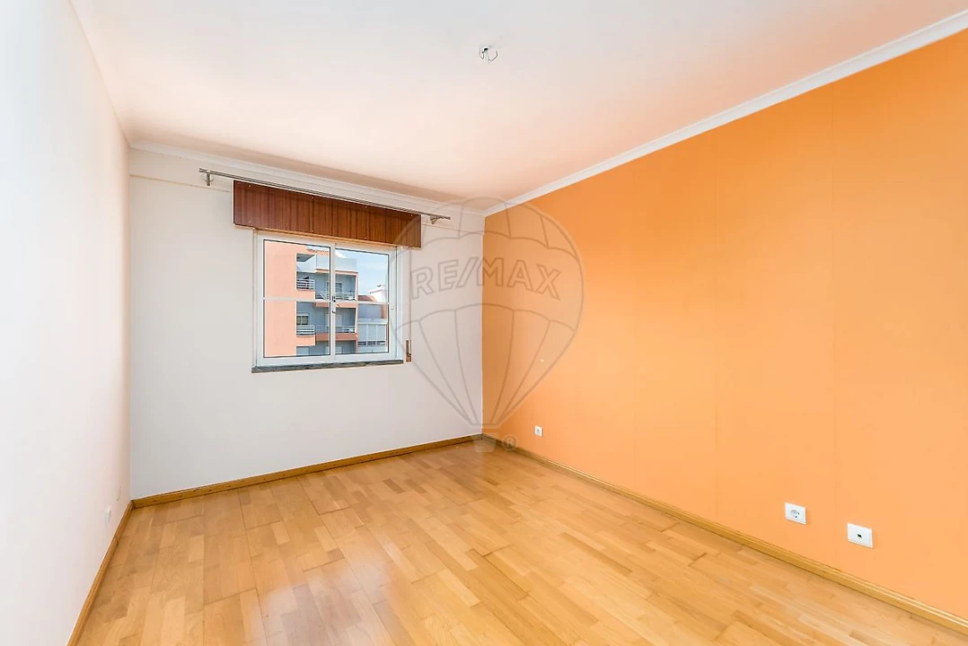 Apartamento T2 para Arrendamento em Seixal, Arrentela e Aldeia de Paio Pires Foto 6