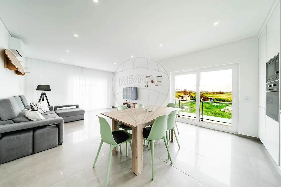 Apartamento T3 para Venda em Ferrel Foto 4