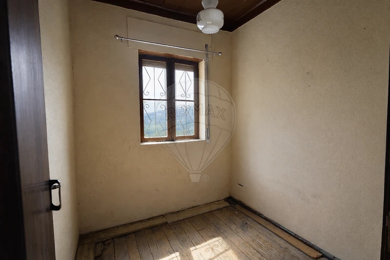 Moradia T2 para Venda em Abragão Foto 4