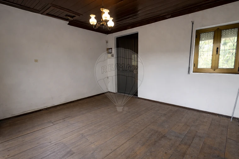 Moradia T2 para Venda em Abragão Foto 10