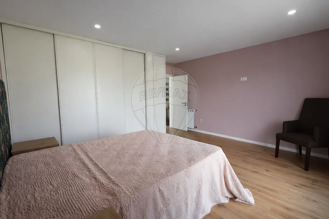 Moradia T3 para Venda em Abragão Foto 36