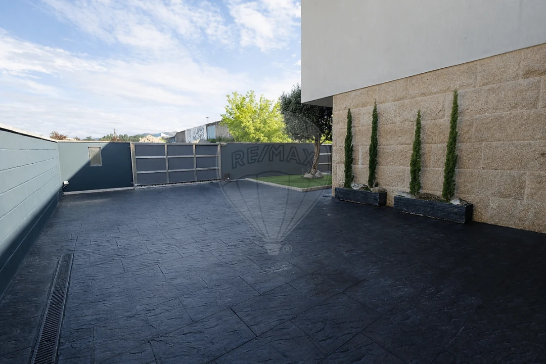 Moradia T3 para Venda em Abragão Foto 41