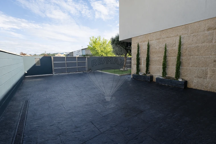 Moradia T3 para Venda em Abragão Foto 41