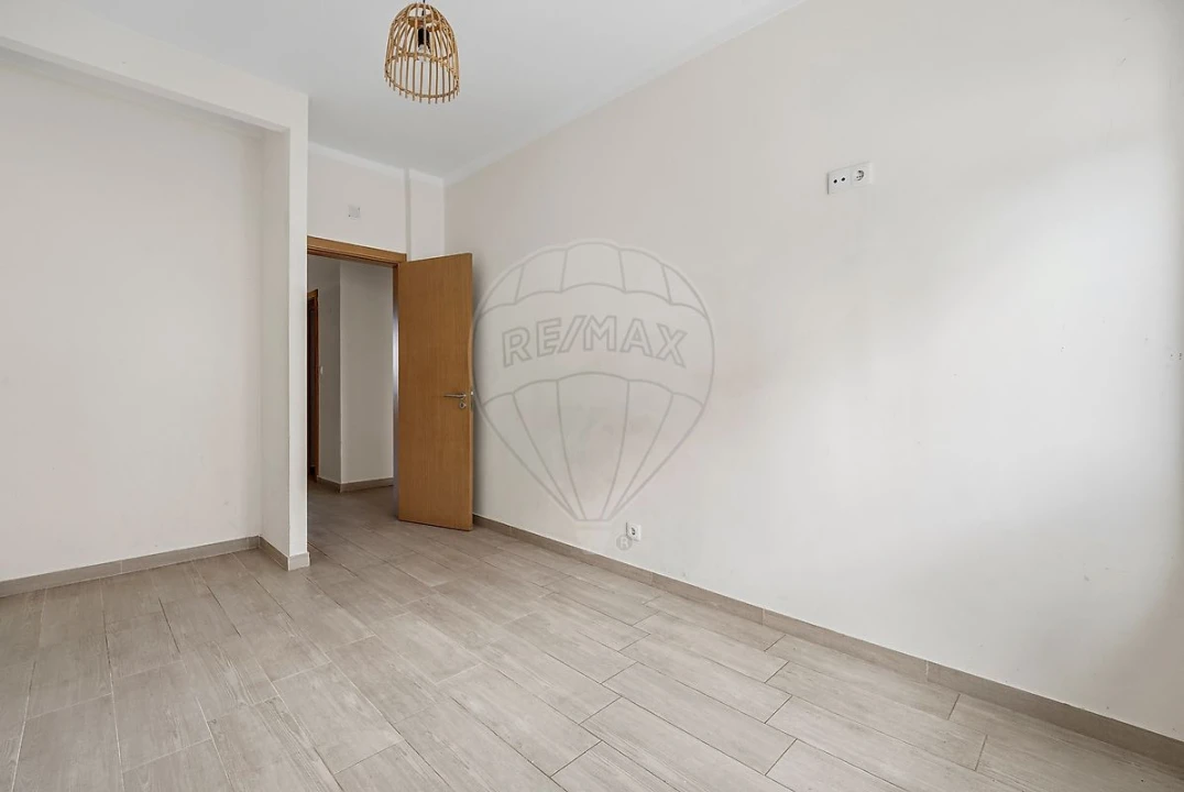 Apartamento T2 para Venda em Barreiro e Lavradio Foto 2